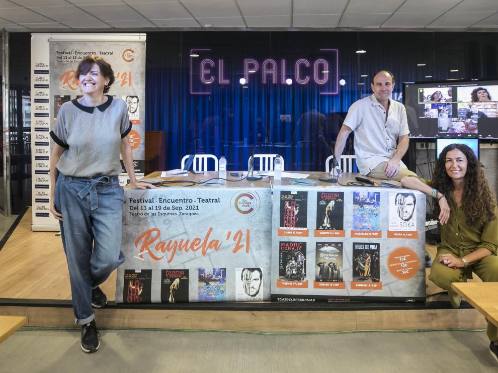 Raquel Anadón, Carlos Martín y María López Insausti presentaron esta mañana el festival-encuentro teatral Rayuela'21.