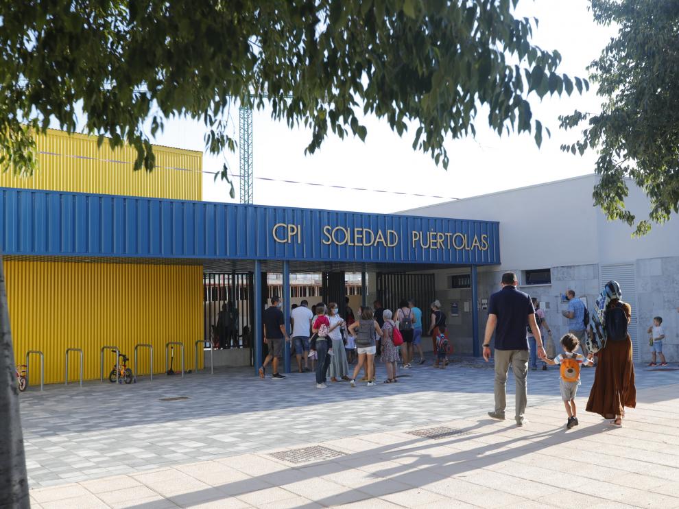 Quejas en el colegio Soledad Puértolas de Valdespartera porque el curso comienza con obras inacabadas.