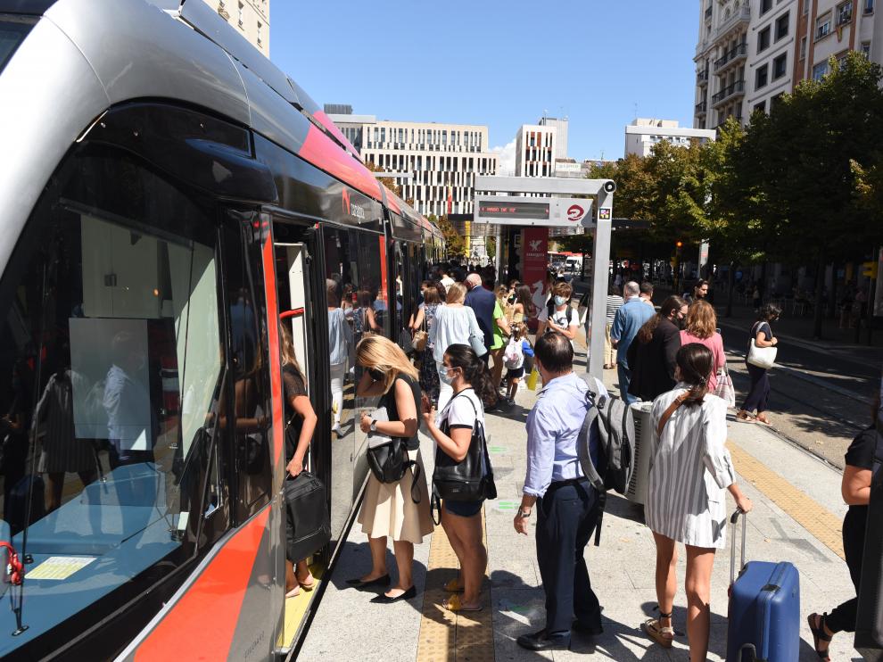 Segundo día de huelga del tranvía y del bus en Zaragoza