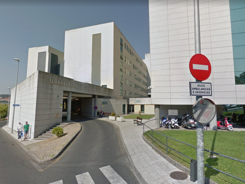 La chica fue trasladada en la aeronave al Complejo Hospitalario Universitario de Orense (CHUO), donde permanece ingresada en estado grave.