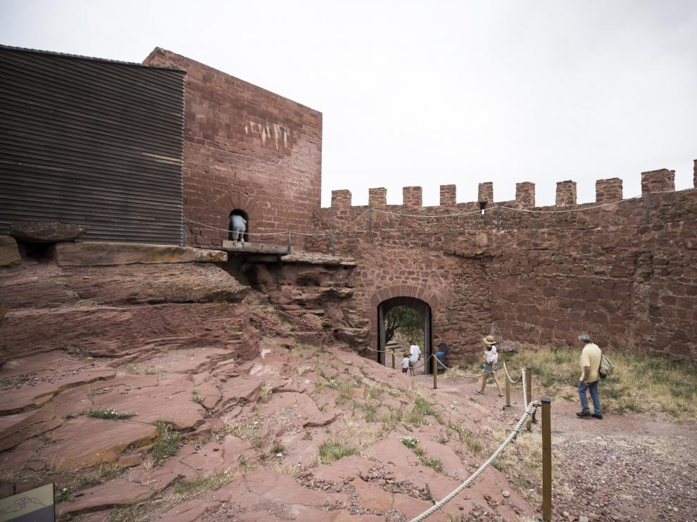 El Castillo de Peracense ha sido objeto de obras de restauración y mejora del entorno recientemente.