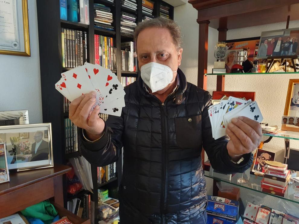 Francisco Javier Cavero, el mago Jaffer, en su casa