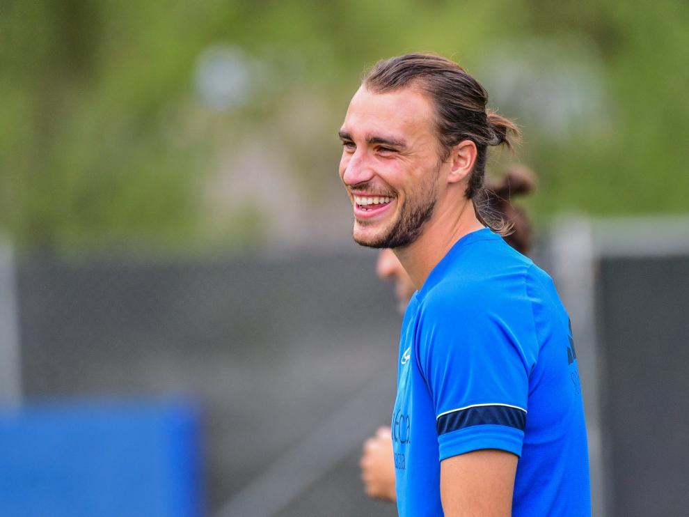 Ignasi Miquel, durante el entrenamiento de este sábado con la SD Huesca.