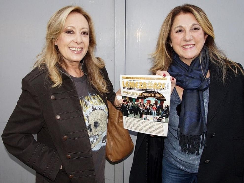 María Mendiola junto a su última pareja musical en el dúo Baccara, Cristina Sevilla.