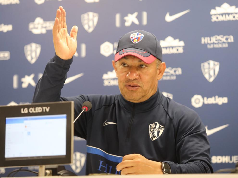 Nacho Ambriz, técnico de la SD Huesca, en la rueda de prensa previa a la visita al Lugo.