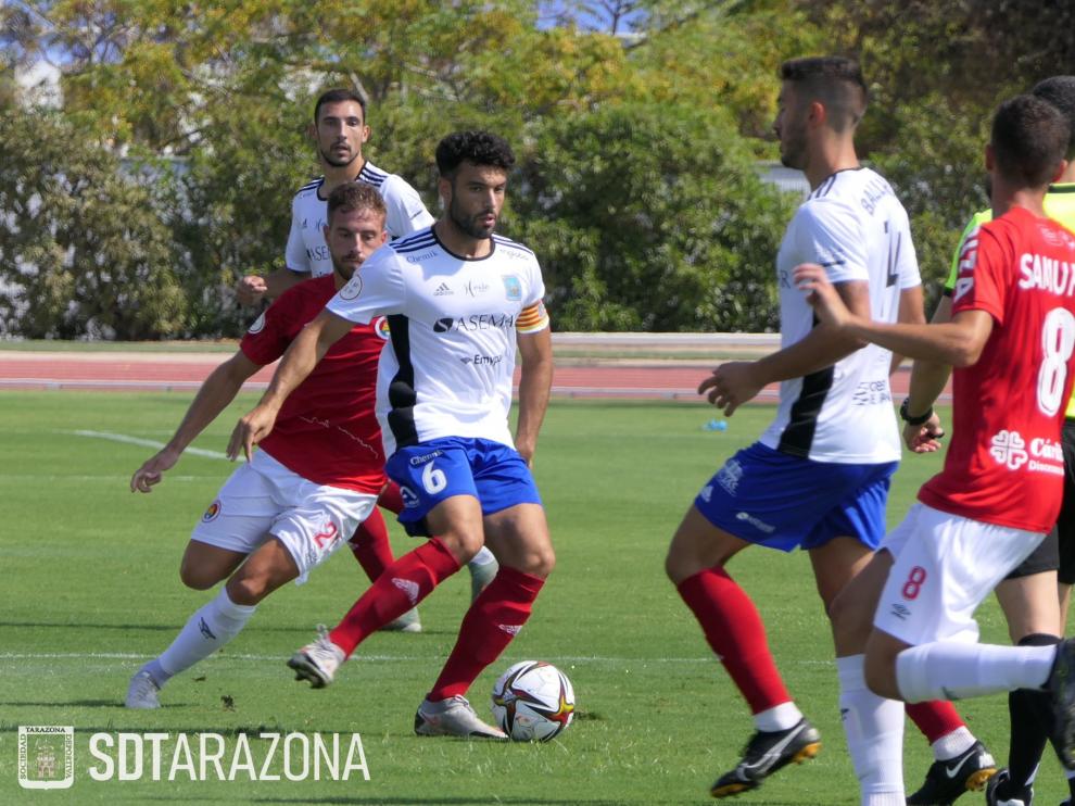 El Tarazona se quedó con 10 en la segunda parte