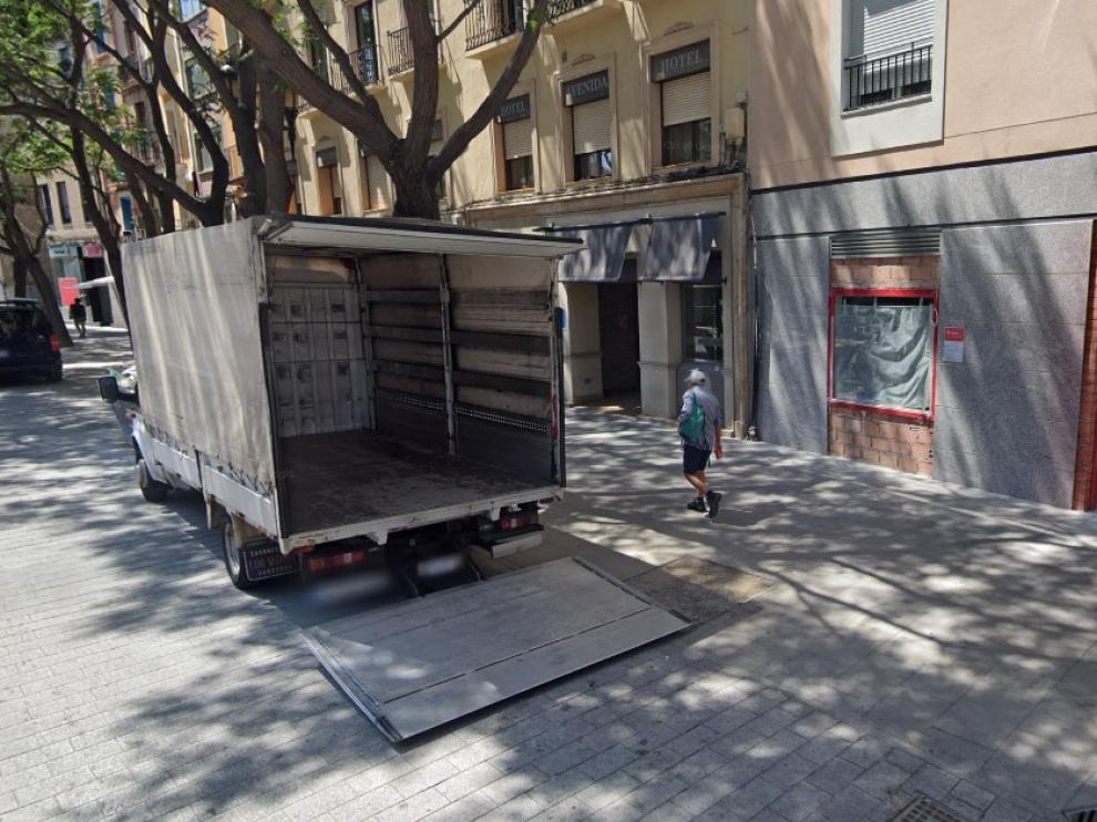 La detención del presunto agresor, identificado con las iniciales B.K., se ha producido esta madrugada, a las 1.20, en el numero 78 de la avenida de César Augusto.