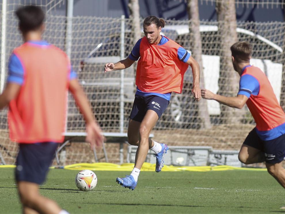 Ignasi Miquel, durante el entrenamiento de este miércoles de la SD Huesca.