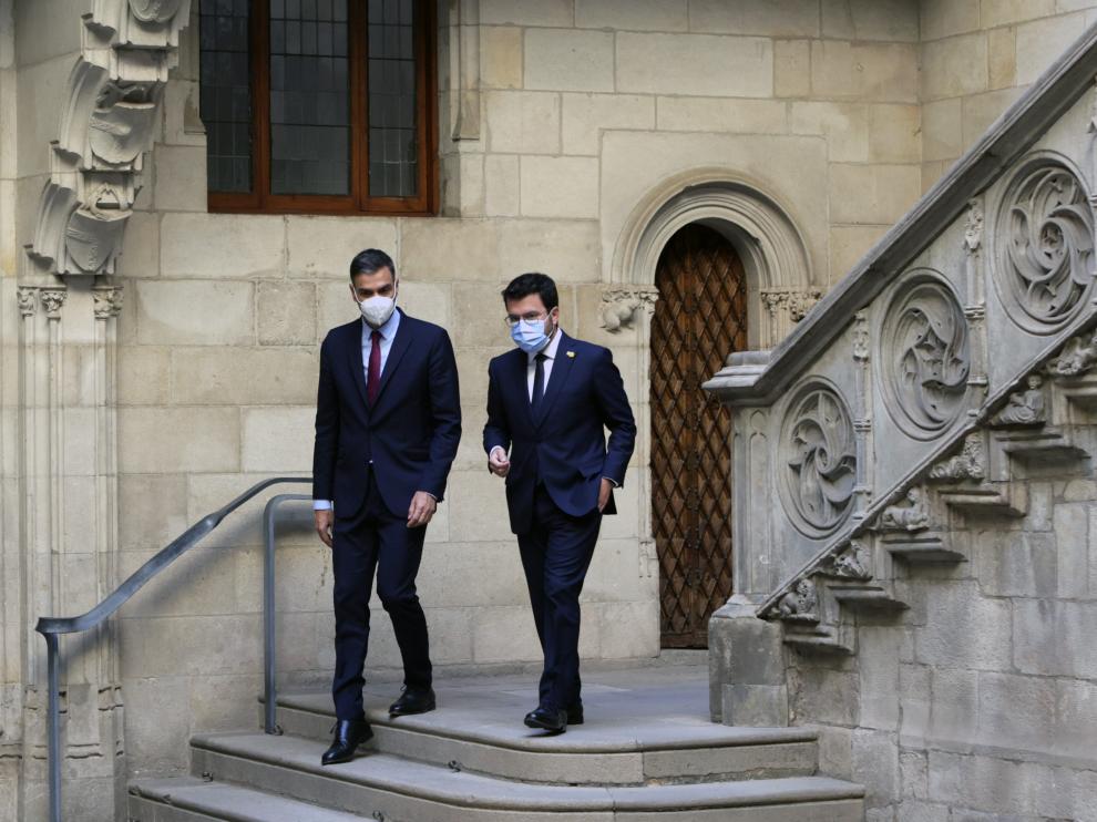 Pedro Sánchez y Aragonès tras la reunión