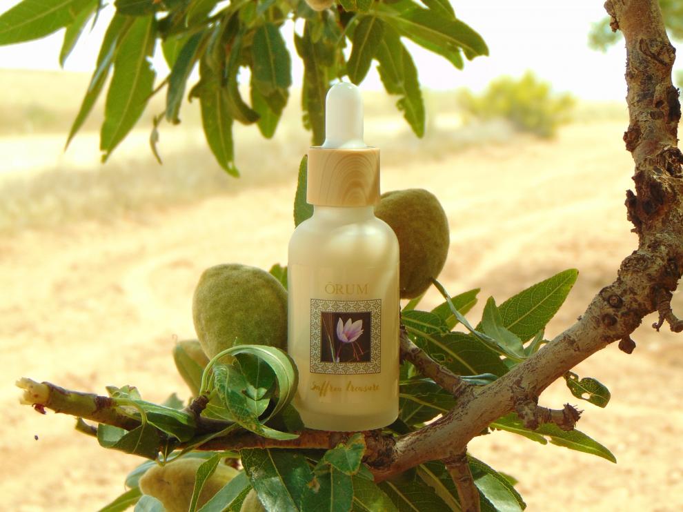 El sérum de extracto de flor de azafrán es el primer producto lanzado por la empresa turolense.