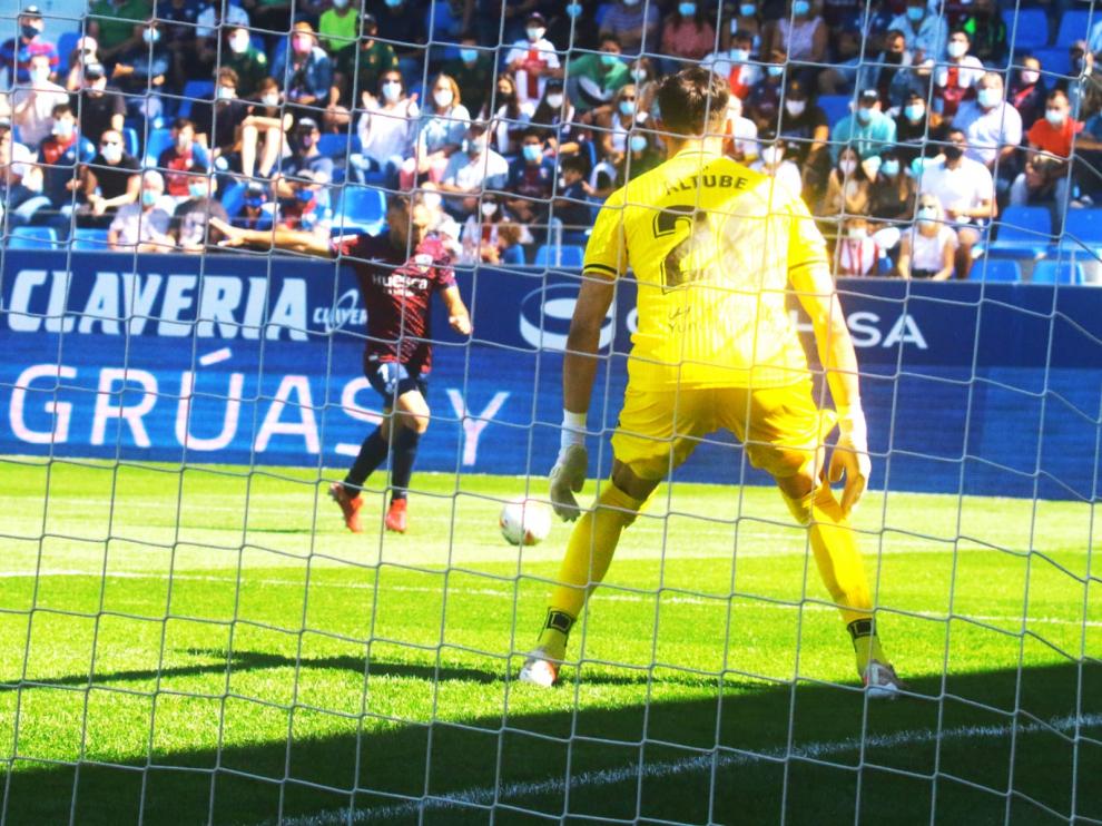 Partido SD Huesca-Fuenlabrada, en imágenes