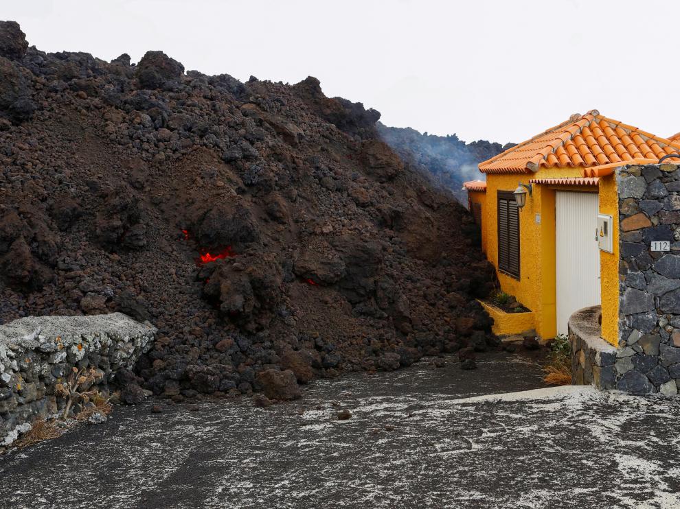 La lava de la erupción del volcán de La Palma cubre 106 hectáreas y  destruye 166 casas