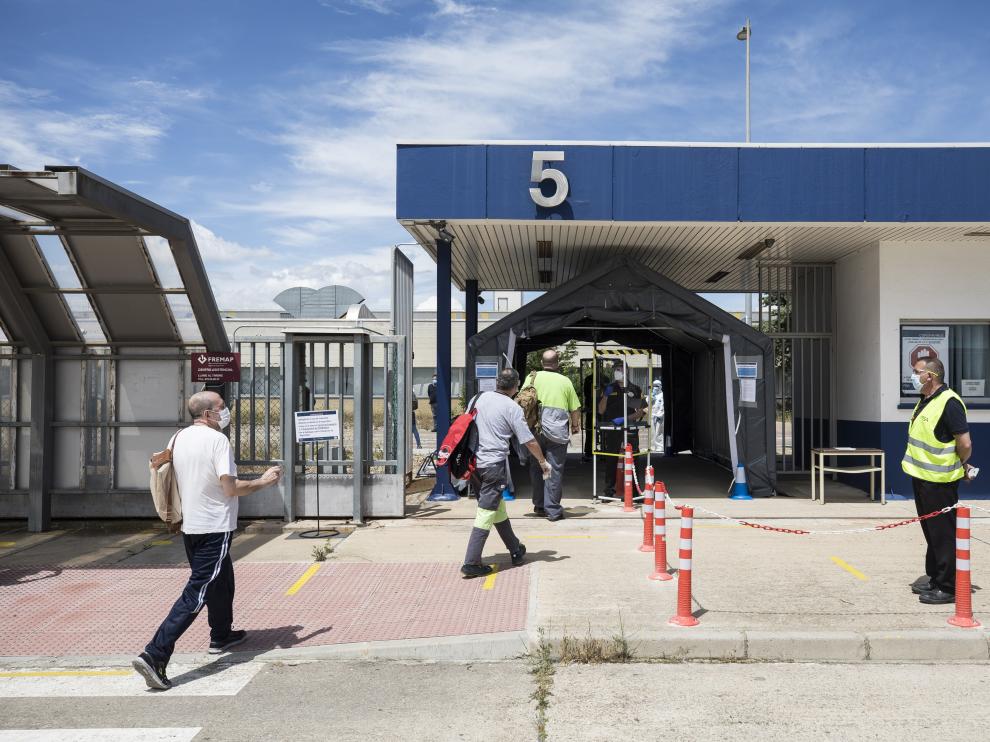 Control de acceso a la planta de Opel España en Figueruelas, del grupo Stellantis.