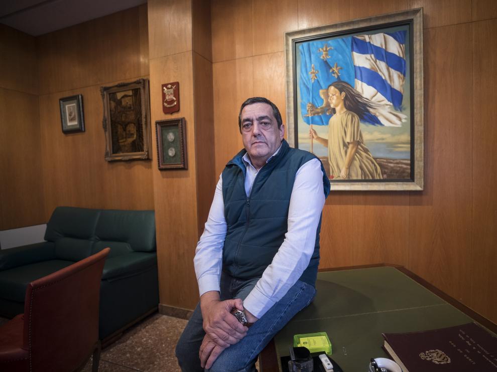 Jesús Bazán en el despacho de la alcaldía.