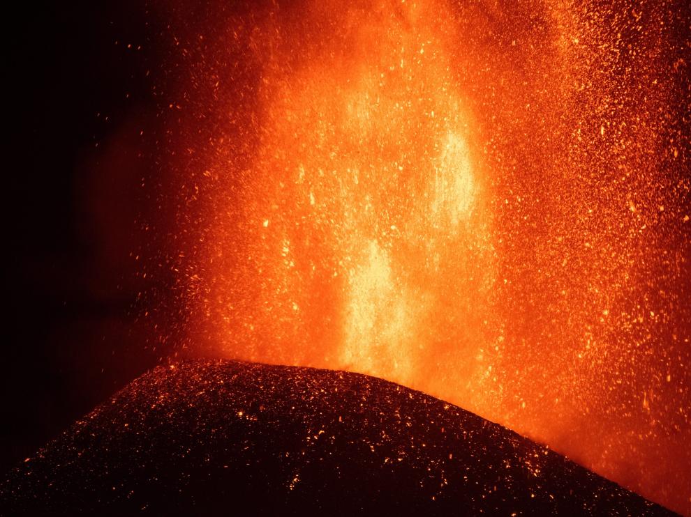 El volcán pasa por su fase más explosivas desde comenzó la erupción.