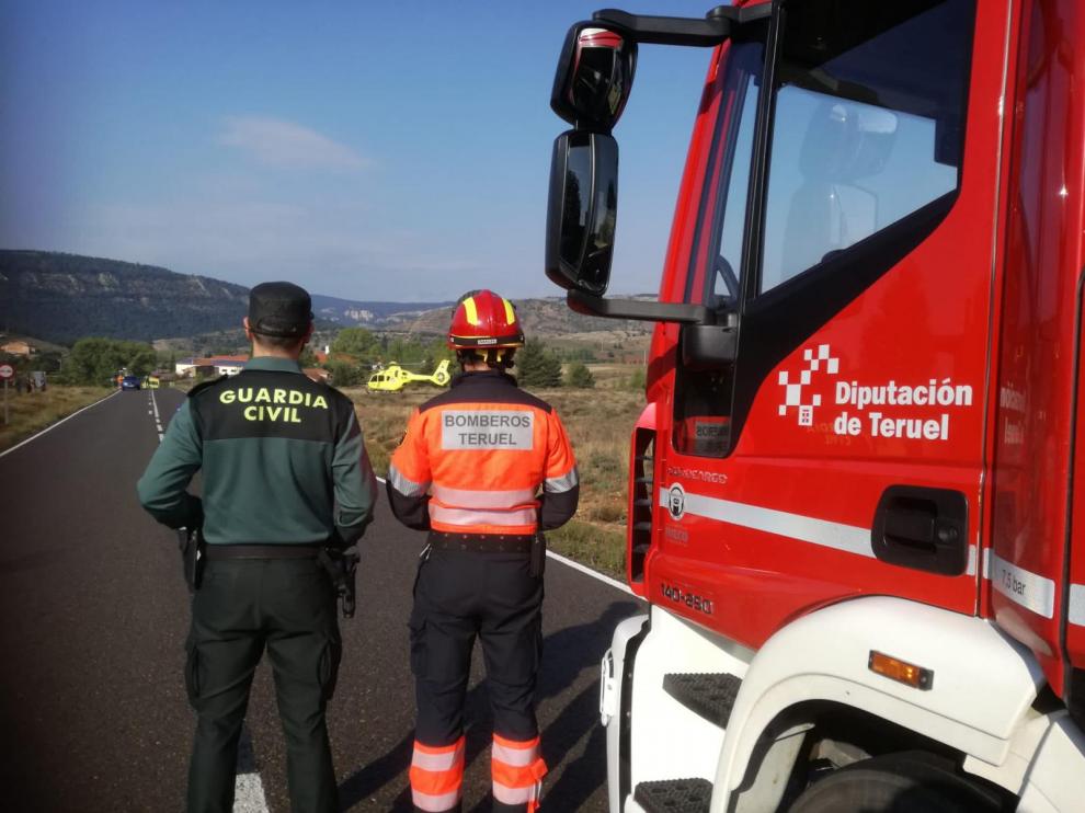 Operativo que ha acudido a Alcalá de la Selva para atender a la niña que se ha precipitado desde un tercer piso.