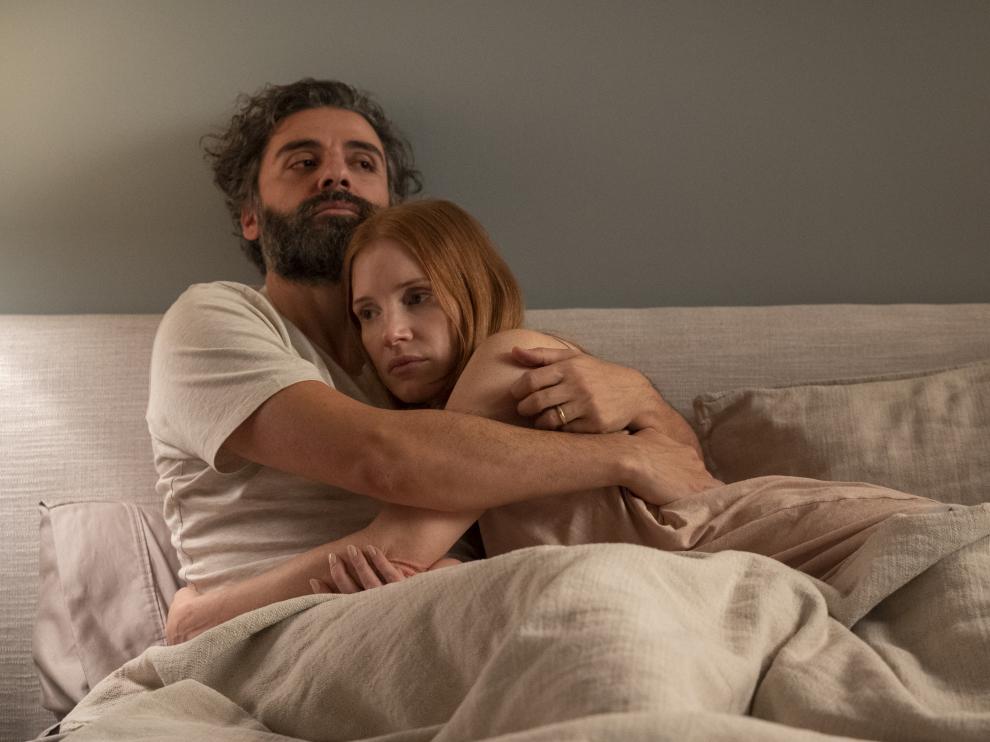 Oscar Isaac y Jessica Chastain vuelven a encontrarse en la serie ‘Secretos de un matrimonio’.