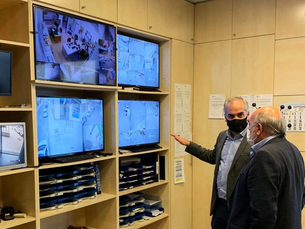 Sala de control seguridad en la nueva sede de la Policía Local de Calatayud.