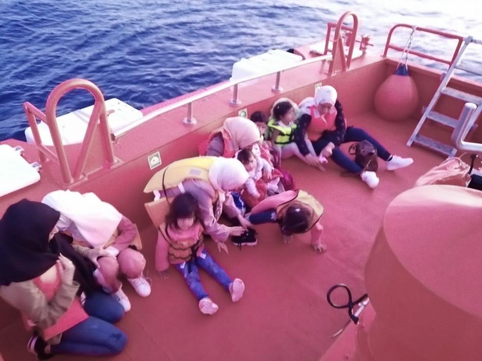 42 Inmigrantes más de varias pateras suben a 65 los interceptados en Alicante