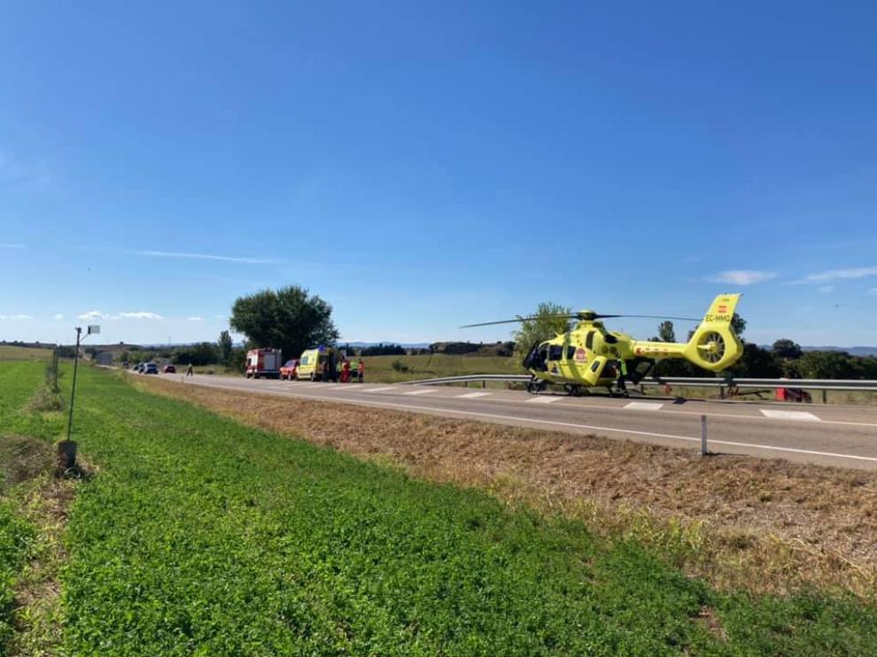 Imagen del lugar del accidente y del helicóptero del 112 que evacuó a la víctima.