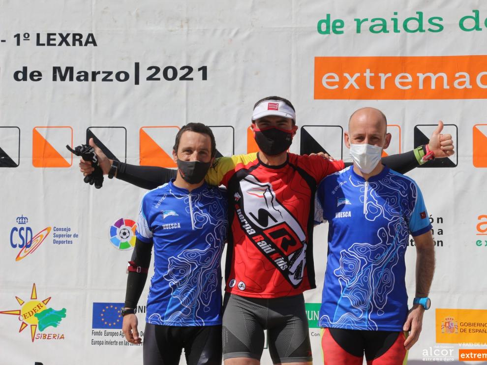 Jorge García, Juanfran Marín y David Toll, en los más alto del podio del Raid de Extremadura