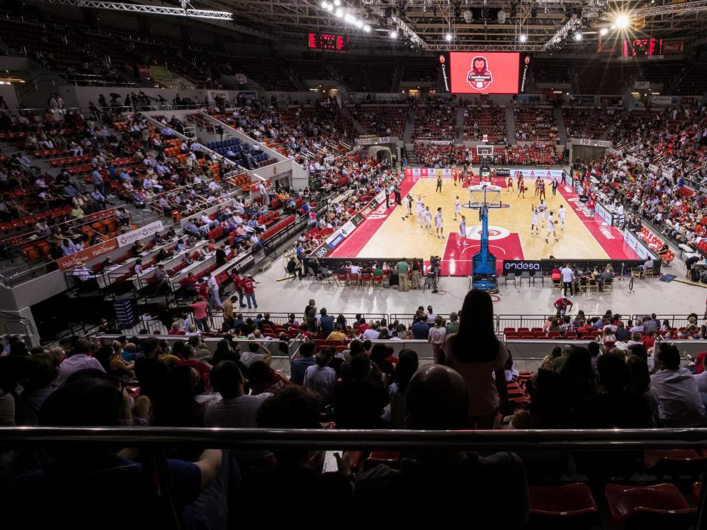 Panorámica del pabellón Príncipe Felipe en un encuentro del Casademont Zaragoza esta temporada.