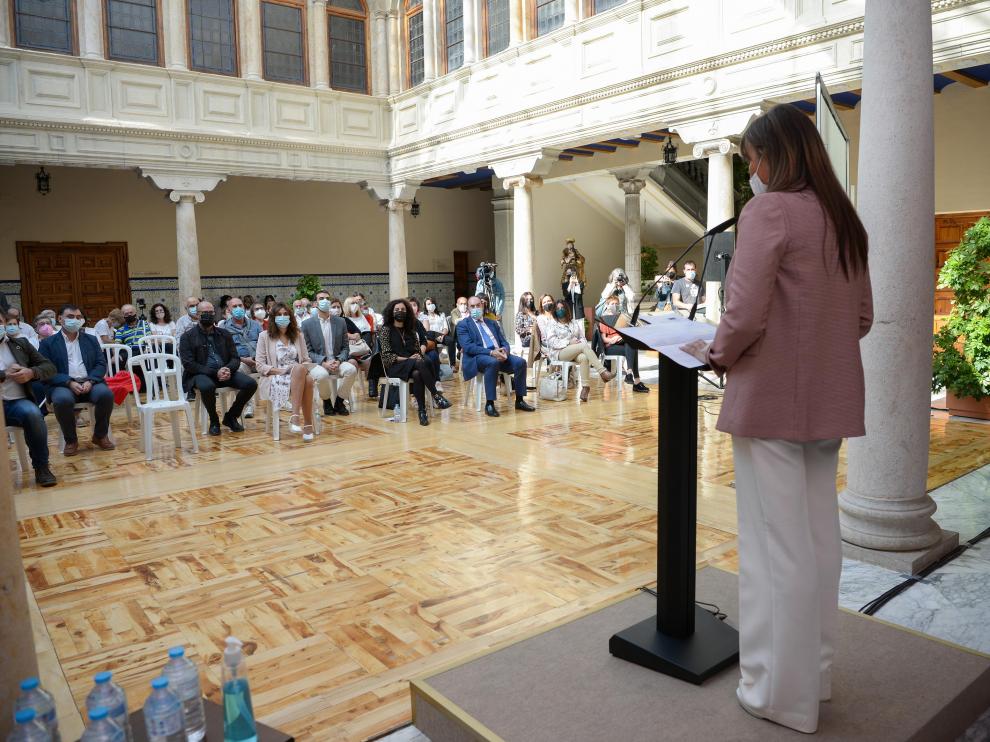 La consejera han participado en Teruel en la celebración del Día Mundial de la Salud Mental, en un acto celebrado en el claustro del Obispado.