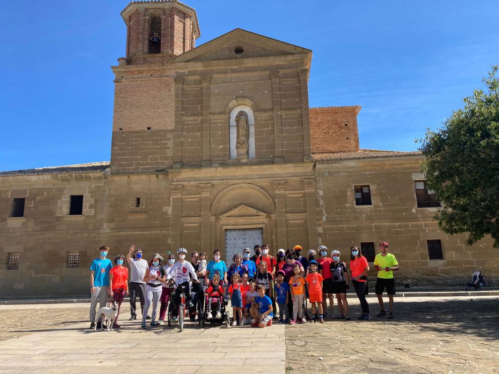 Varias familias participantes de la Marcha Aspace en Loreto.