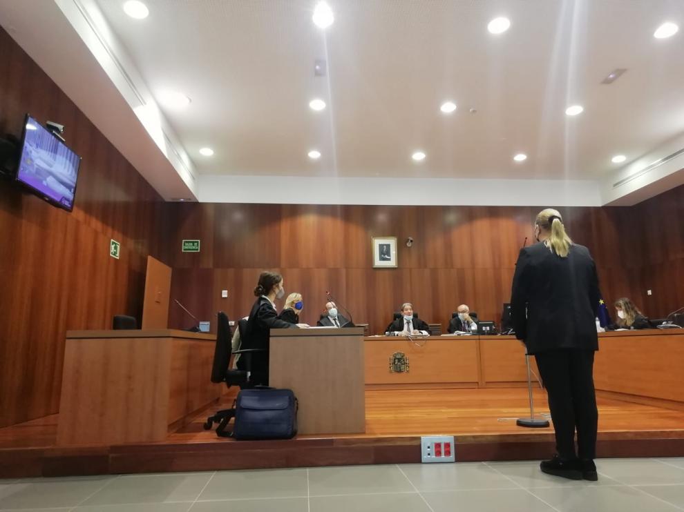 Gabriela C., durante el juicio celebrado contra ella en la Audiencia Provincial de Zaragoza.