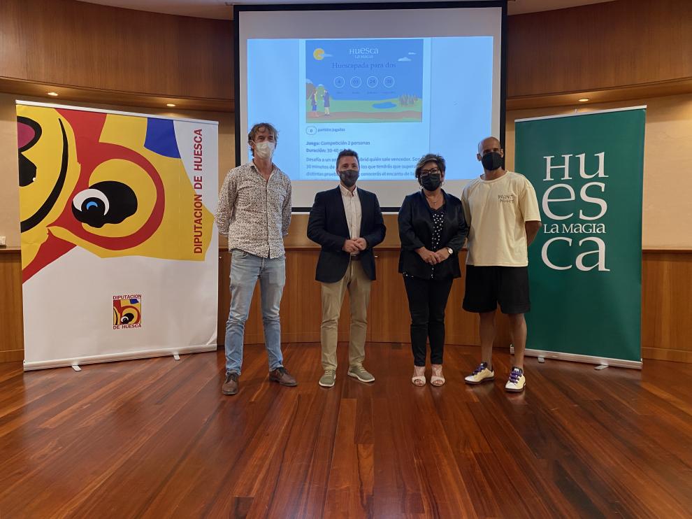 Presentación del nuevo juego online 'Huescapada para dos' en la DPH.