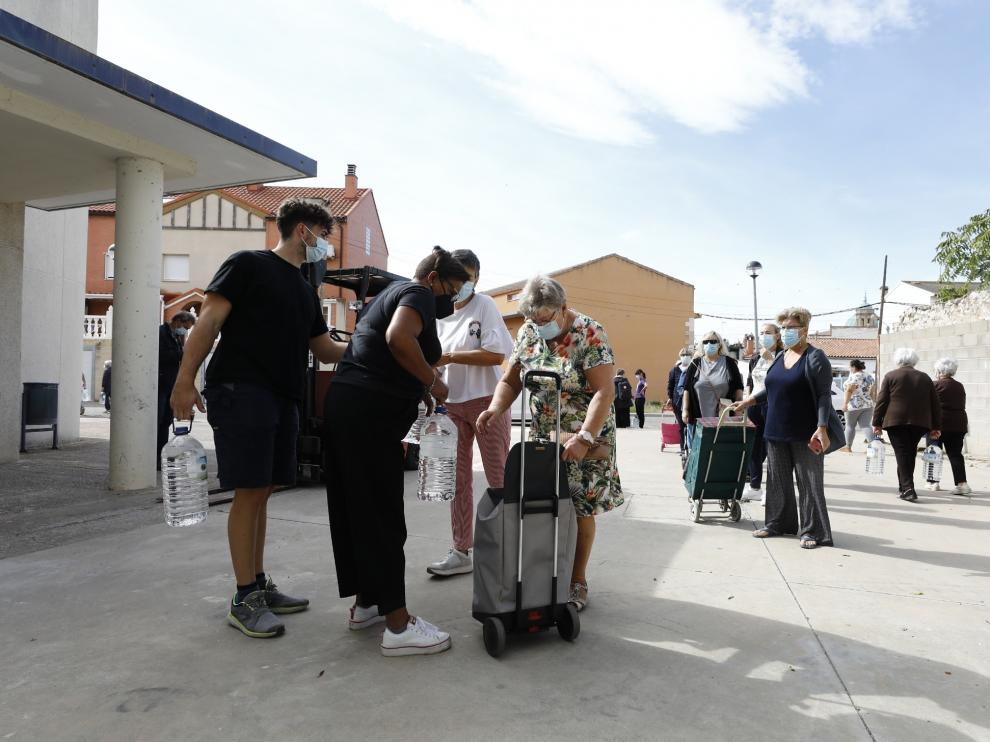 Reparto de agua en Villafranca de Ebro, afectado por un brote de gastroenteritis