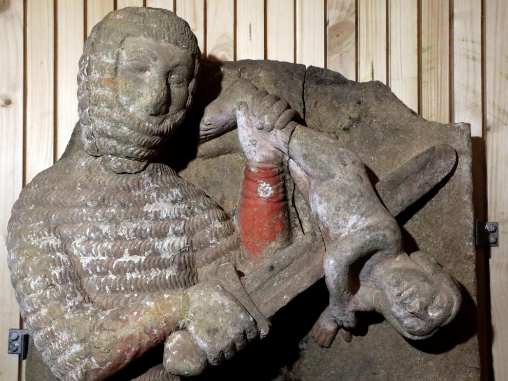 Relieve de la Matanza de los Inocentes realizado en granito y datado entre 1250-1350