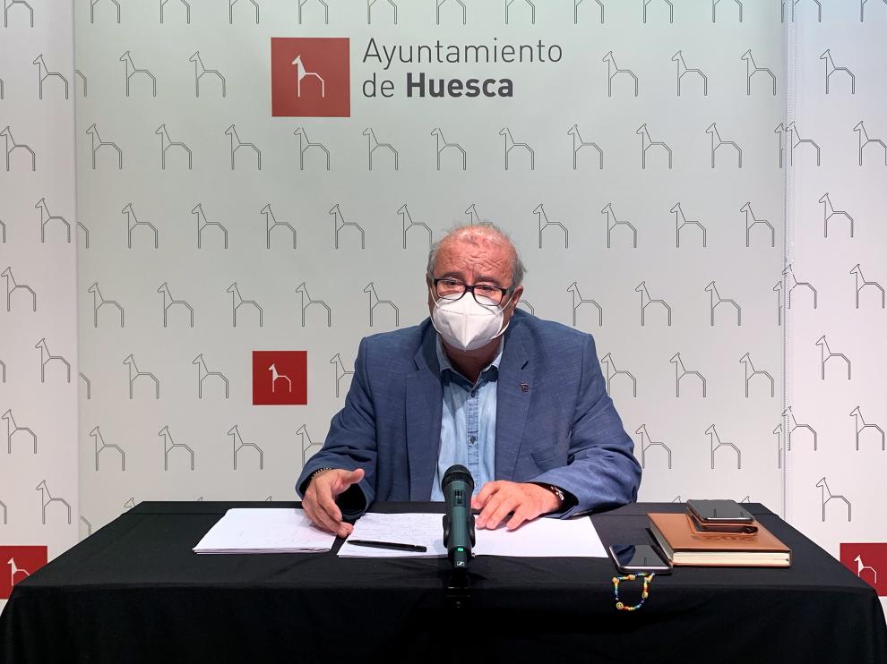 El concejal de Hacienda, el socialista José María Romance, ha presentado la propuesta de ordenanzas fiscales este viernes.