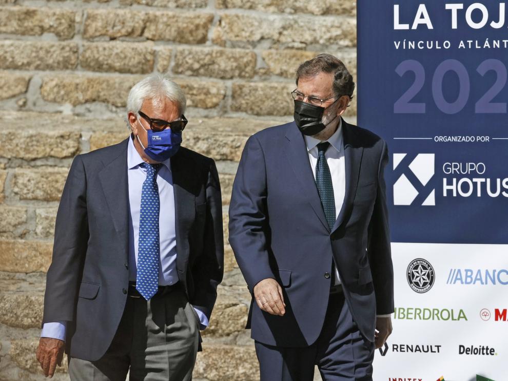 Felipe González y Mariano Rajoy en el III Foro La Toja-VÍnculo Atántico