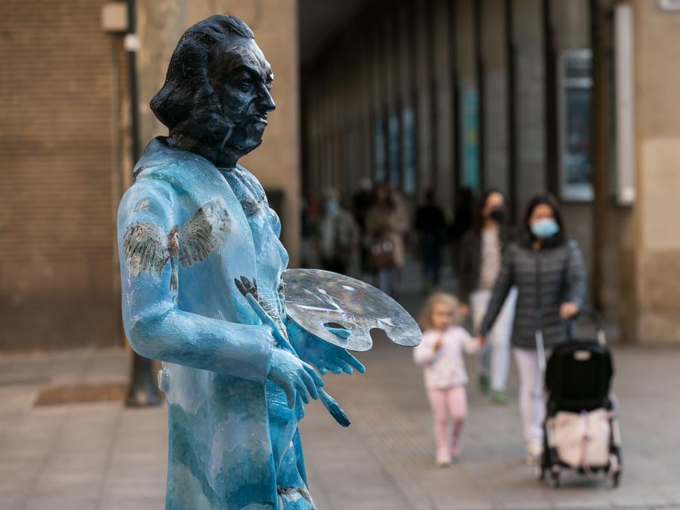 Reponen la estatua de Goya decapitada de la plaza Santa Engracia