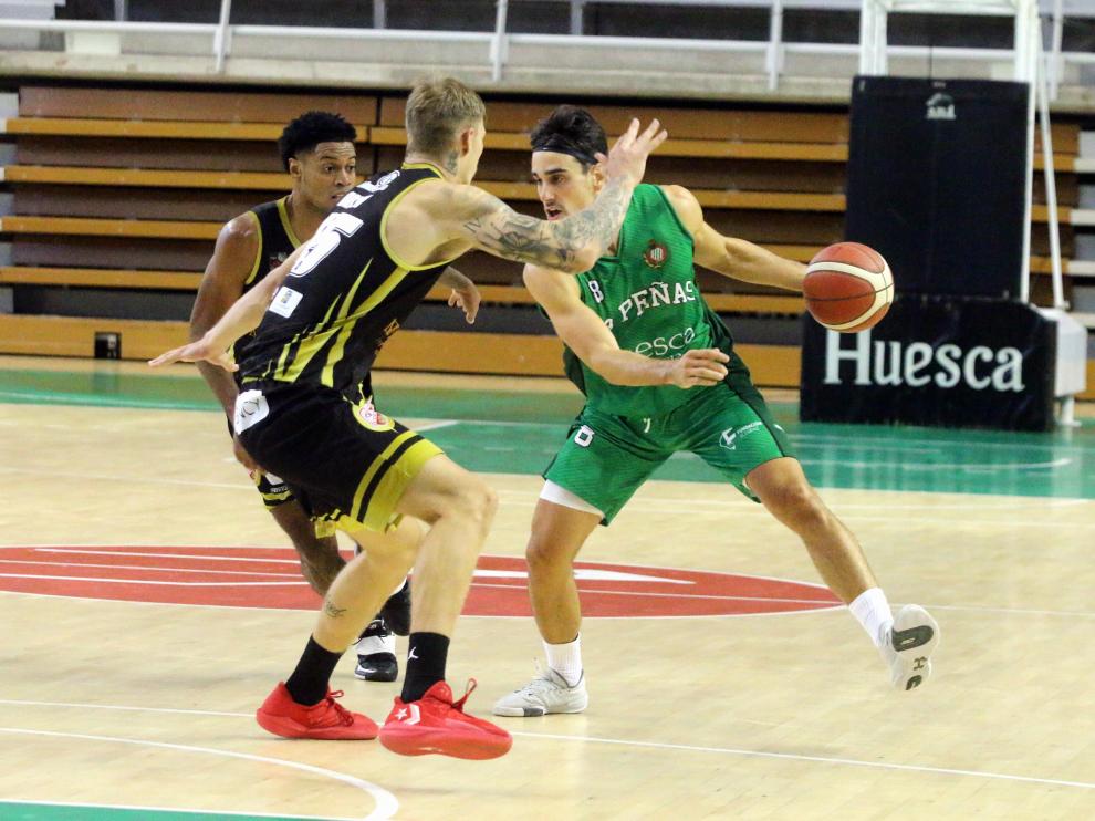 Rafael Casanova, alero del Levitec Huesca La Magia, durante el amistoso ante el Benicarló.