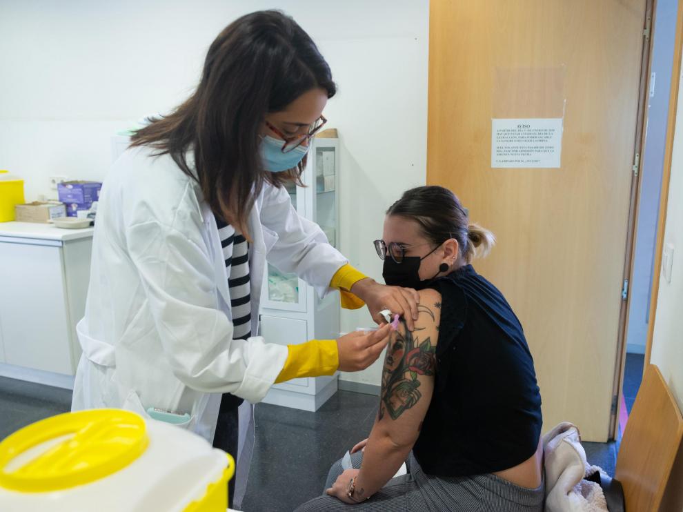 Vacunación en el centro de salud Actur Oeste de Zaragoza