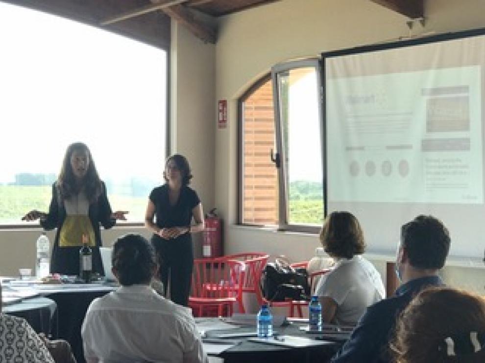 Las ‘coaches’ Beatriz Romanos y Corina Almagro explicaron el modelo de empresa exponencial.
