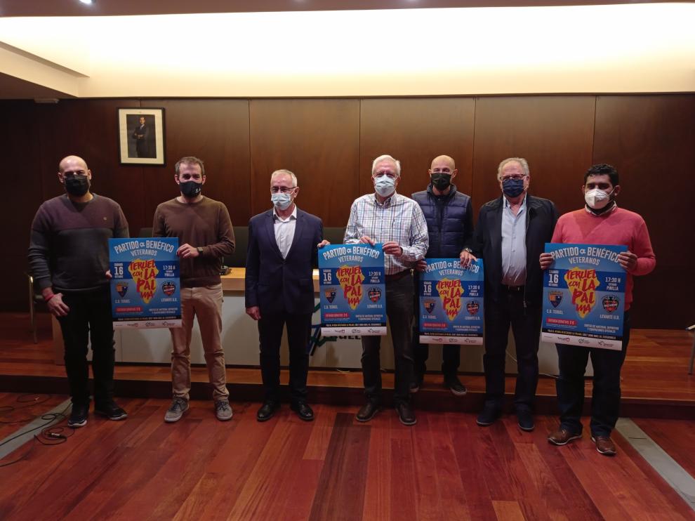 Presentación en La Comarca del partido en beneficio de La Palma.