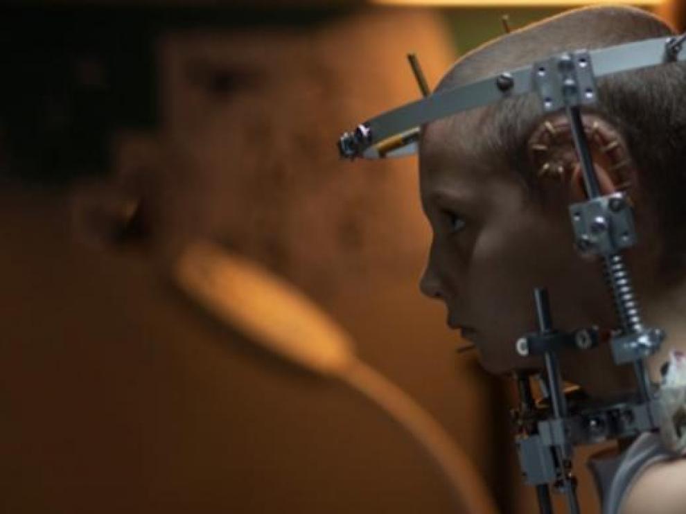Impactante imagen de la película 'Titane'.
