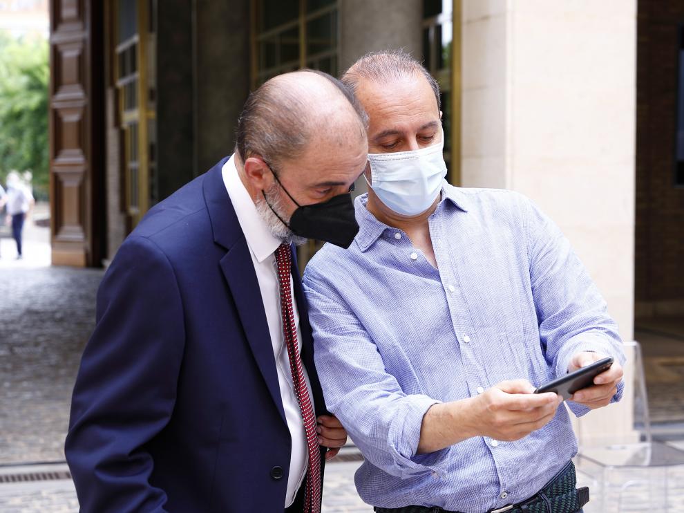 Chema Giral, director de Gabinete de Presidencia del Gobierno de Aragón, junto con Javier Lambán.