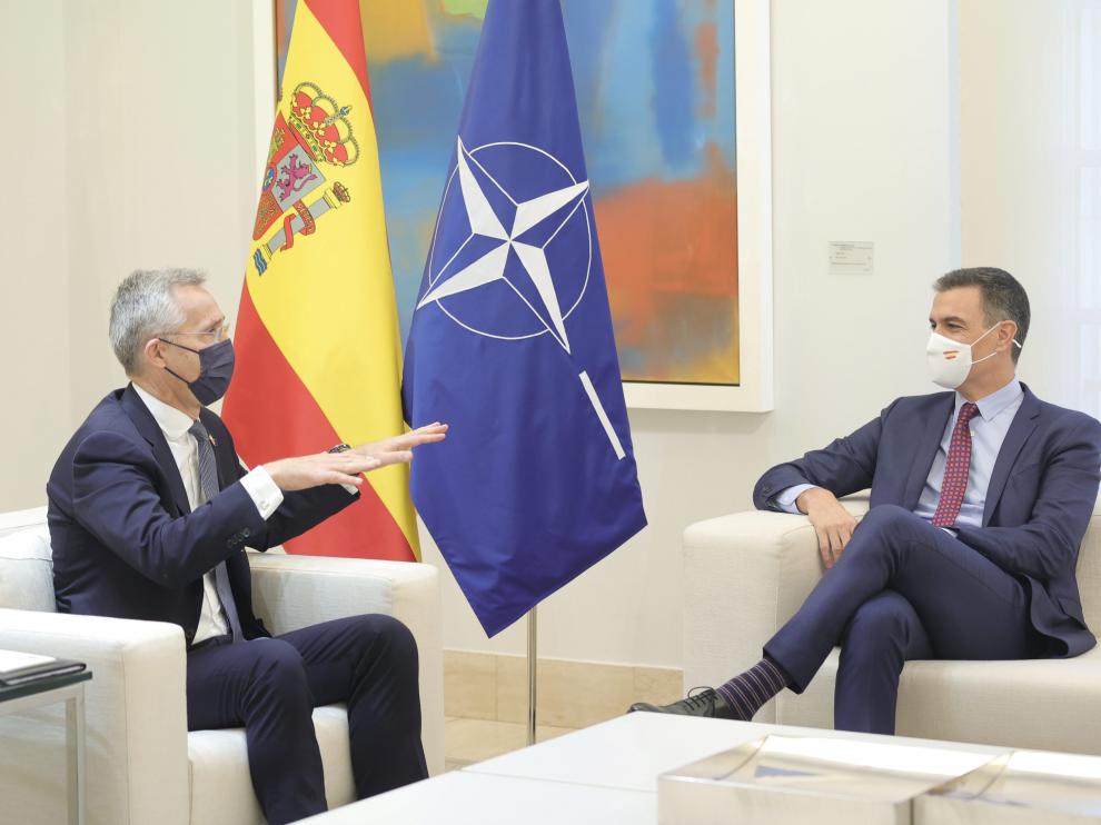 El presidente del Gobierno, Pedro Sánchez. durante una reunión con el secretario general de la OTAN, Jens Stoltenberg, en el Palacio de la Moncloa.
