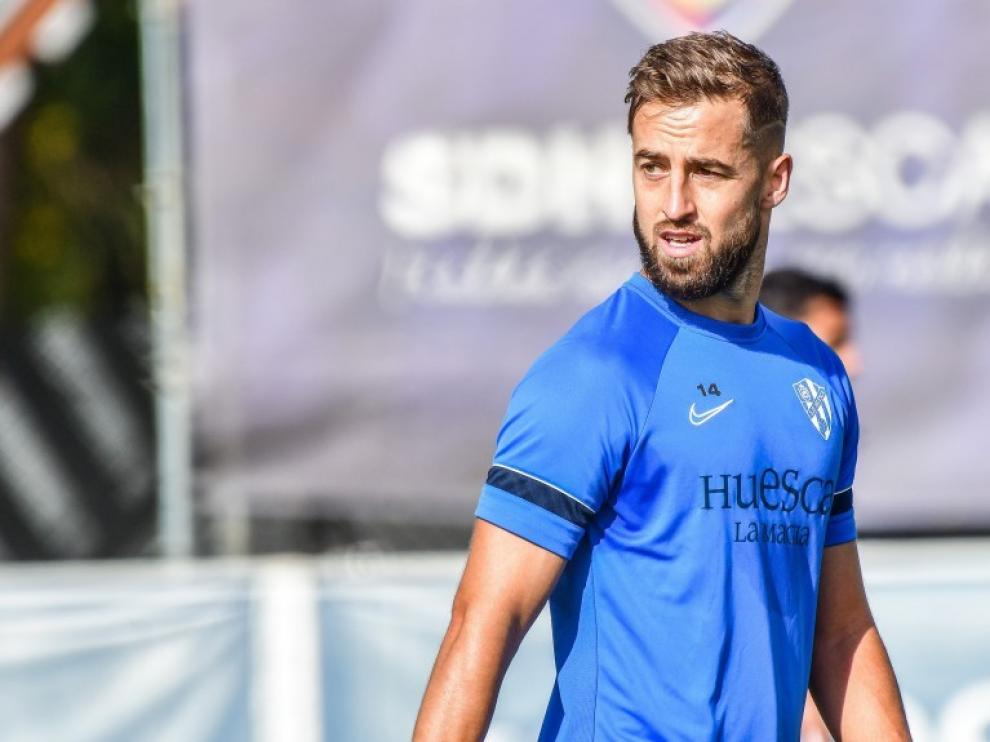 Jorge Pulido, en un entrenamiento con la SD Huesca.