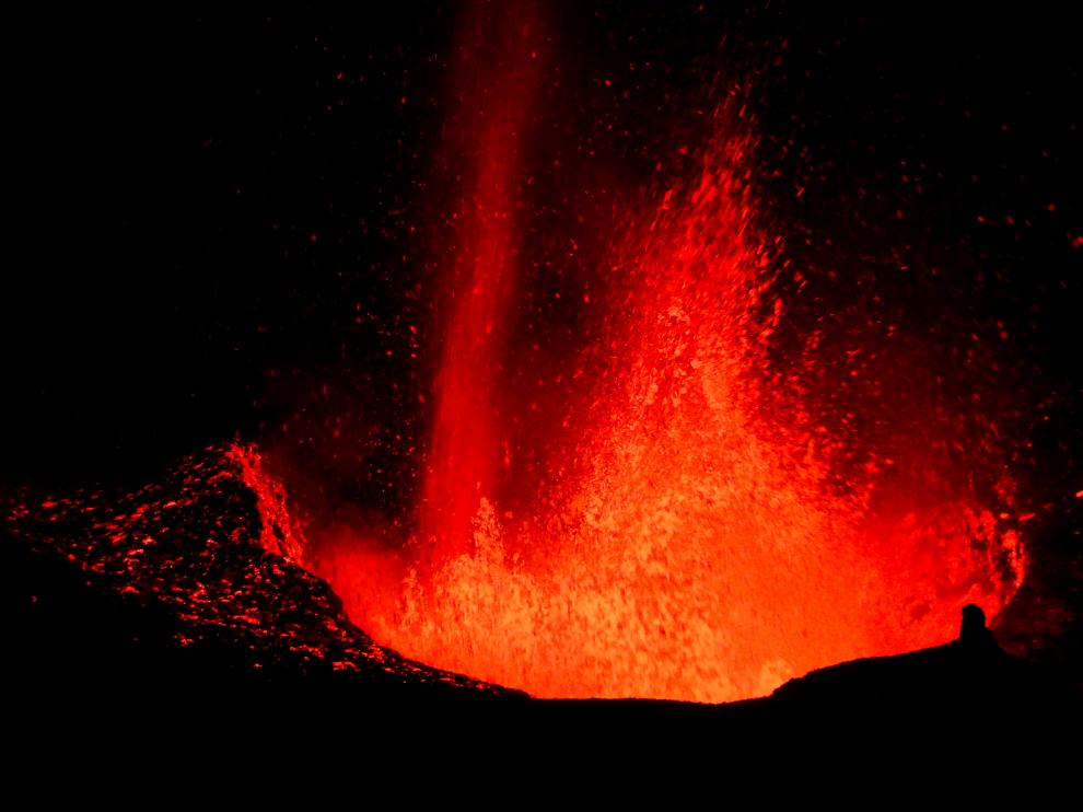 The Cumbre Vieja volcano continues to erupt on the Canary Island of La Palma