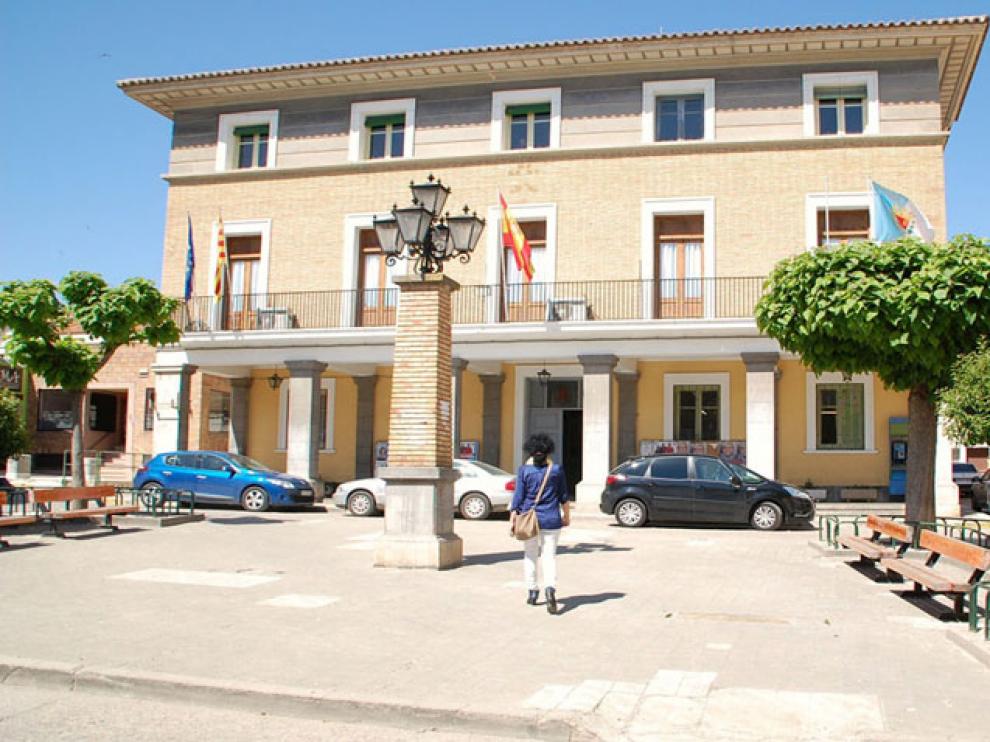 Una imagen de la fachada del Ayuntamiento de Sariñena.