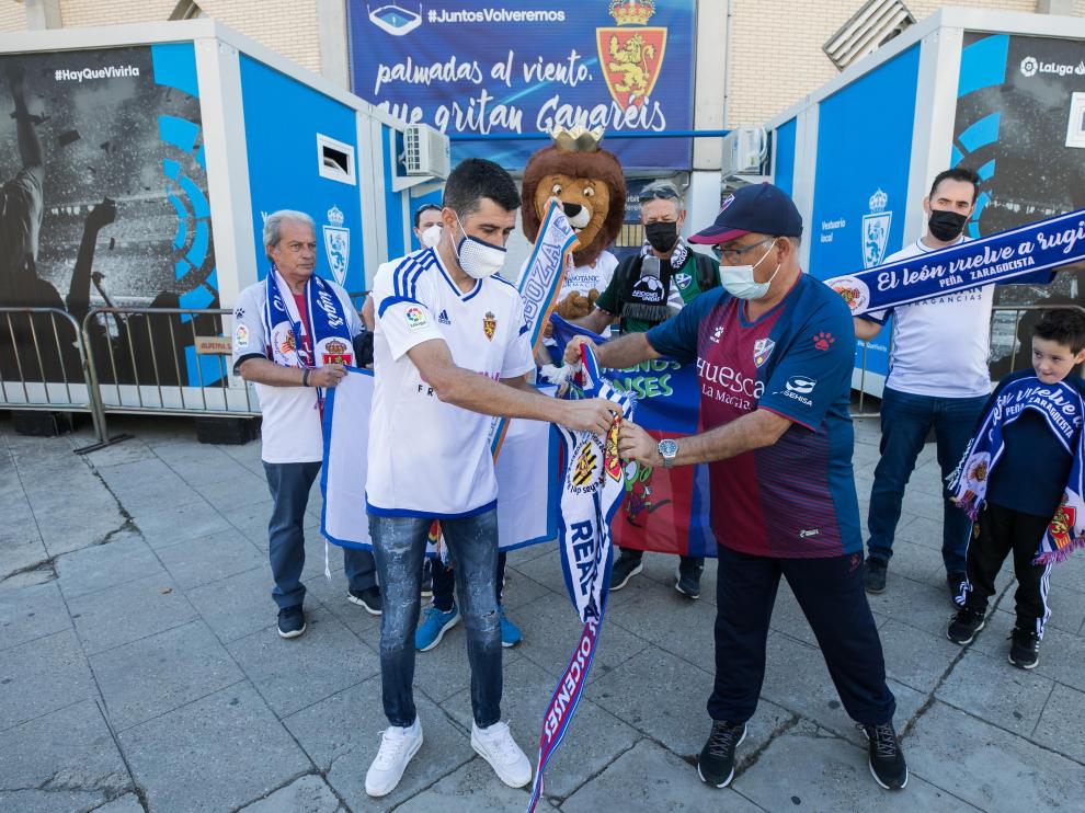Aficionados del Real Zaragoza y la SD Huesca, listos para el derbi