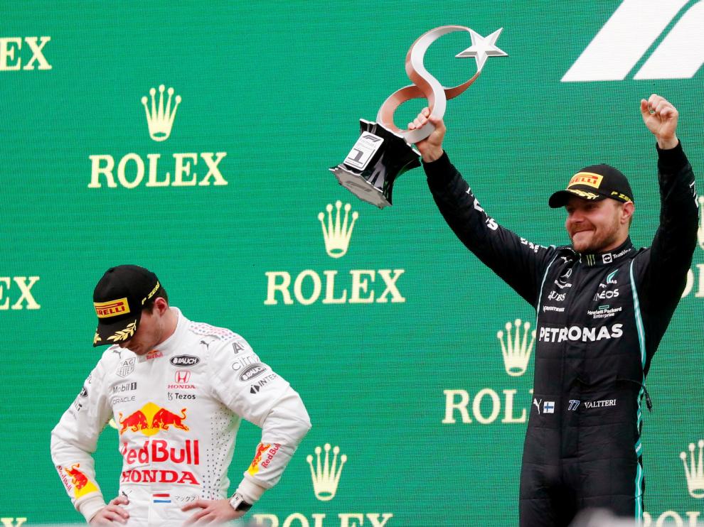 Verstappen y Bottas, en Turquía.
