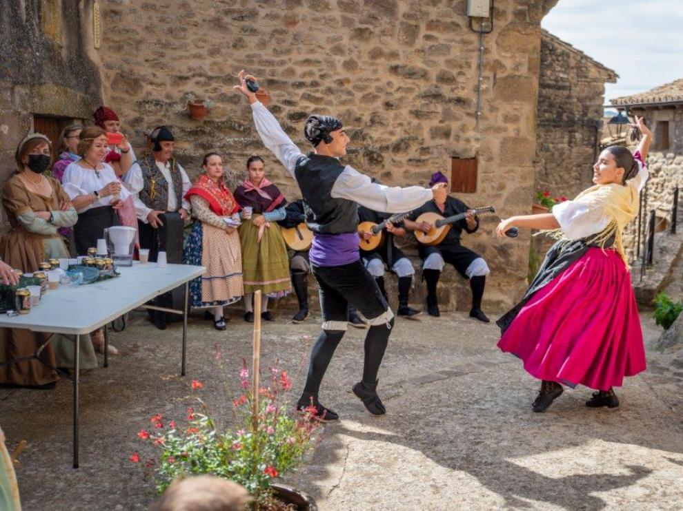 Dos joteros, durante las pasadas Jornadas Culturales de Urriés, celebradas a principios de octubre.