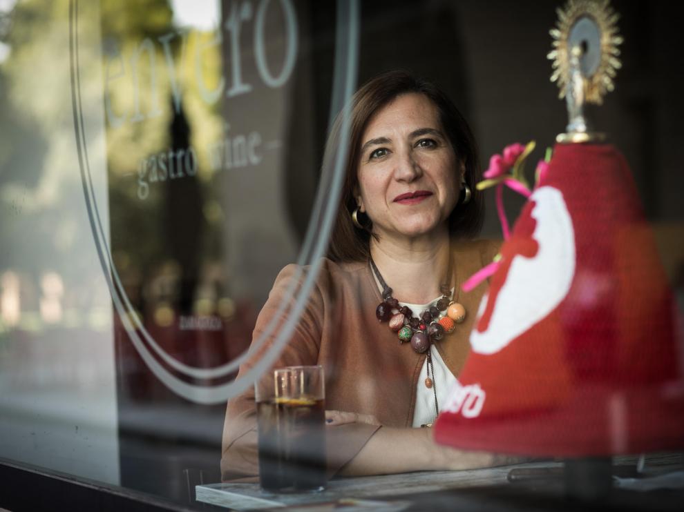 La vicealcaldesa de Zaragoza, Sara Fernández, en el interior del Envero Gastro Wine.