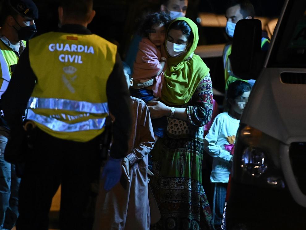 Los refugiados afganos llegando a Torrejón de Ardoz.